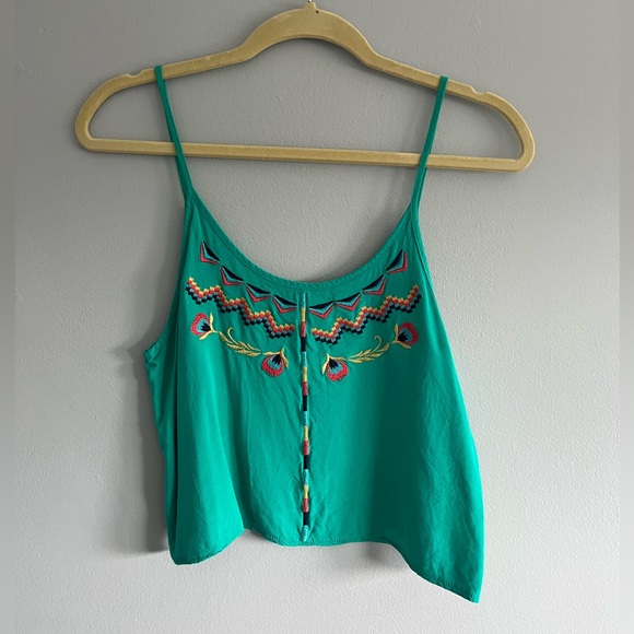 Embroidered tank - Picture 1 of 3